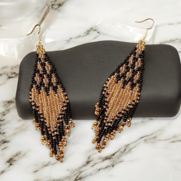 Shimmering Gold and Black Geo patterned beaded tassel earrings. New. - Picture 5 of 9